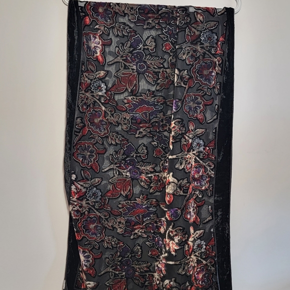 Floral velvet scarf/ wrap. - Picture 2 of 4